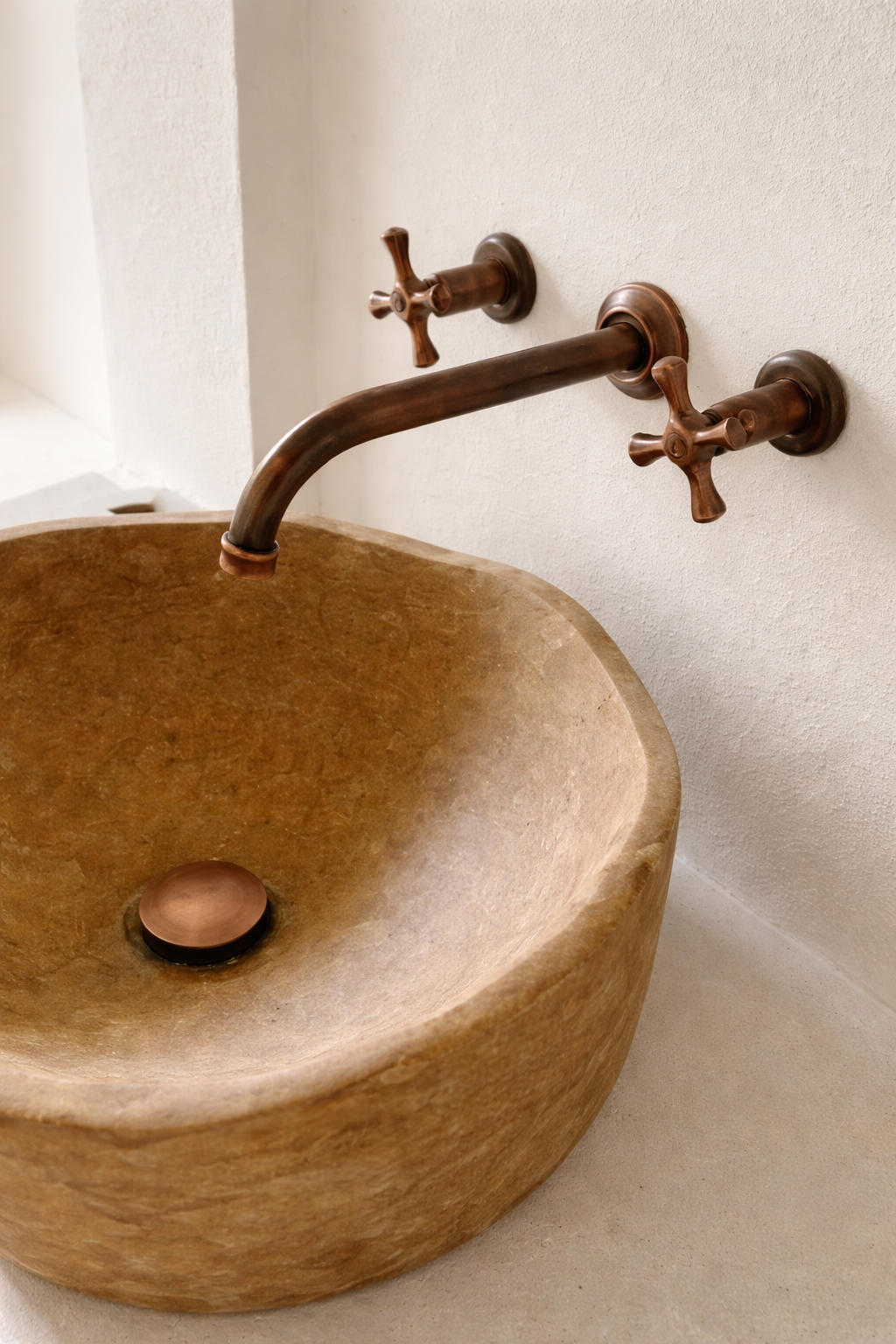 Llave de agua fría de pared industrial en bronce para lavamanos o lavaplatos