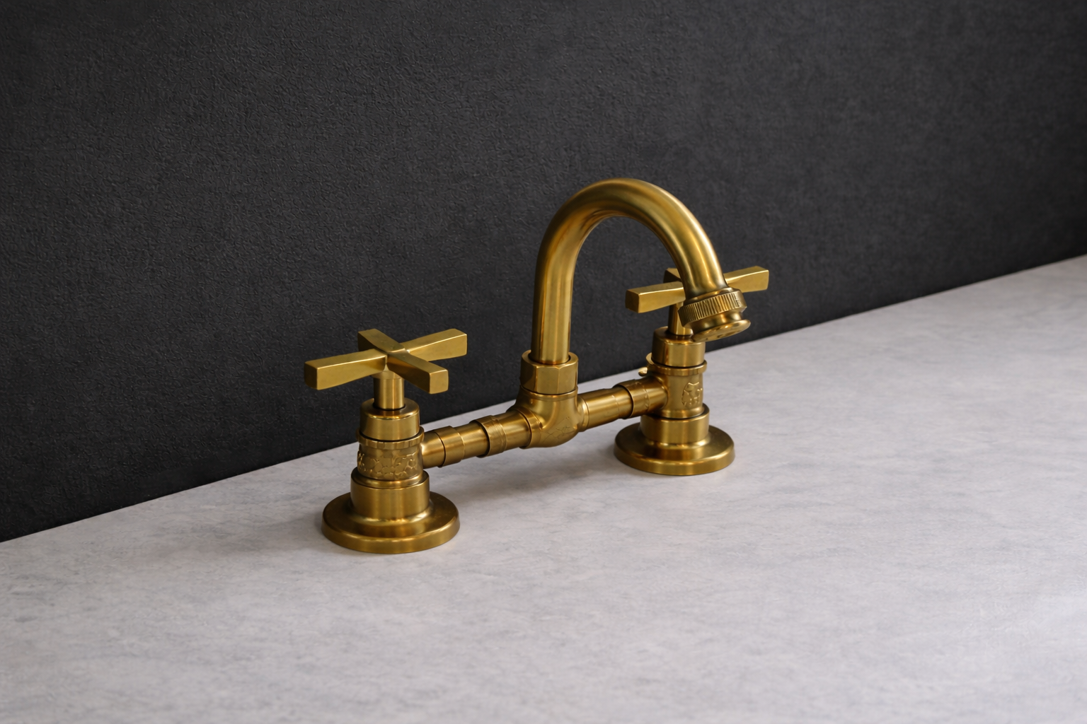 Mezclador 4 pulgadas con manijas en cruz para lavamanos