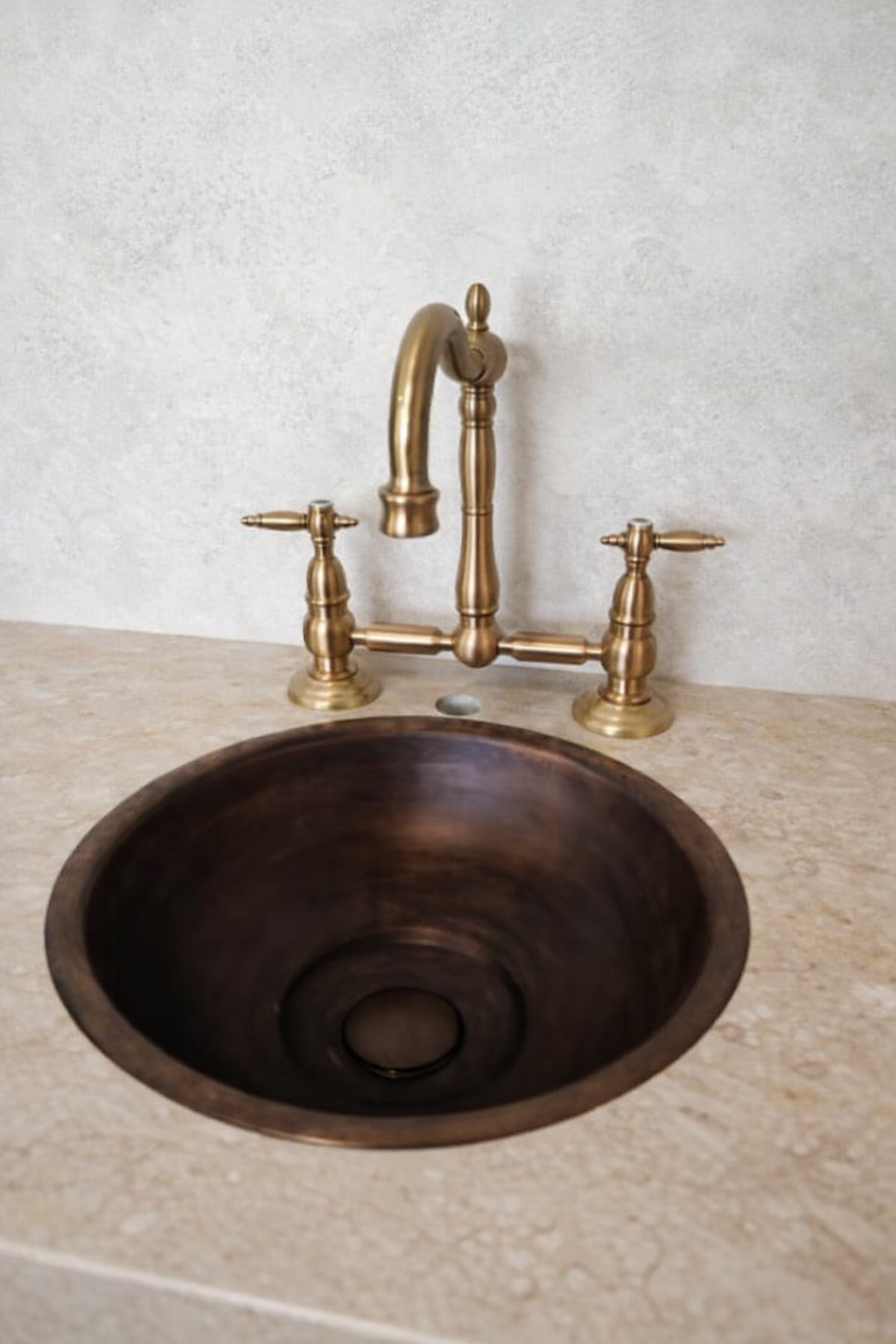 Griferías para lavamanos en bronce artesanal: mezcladores 8" y monocontrol - Sinú Design