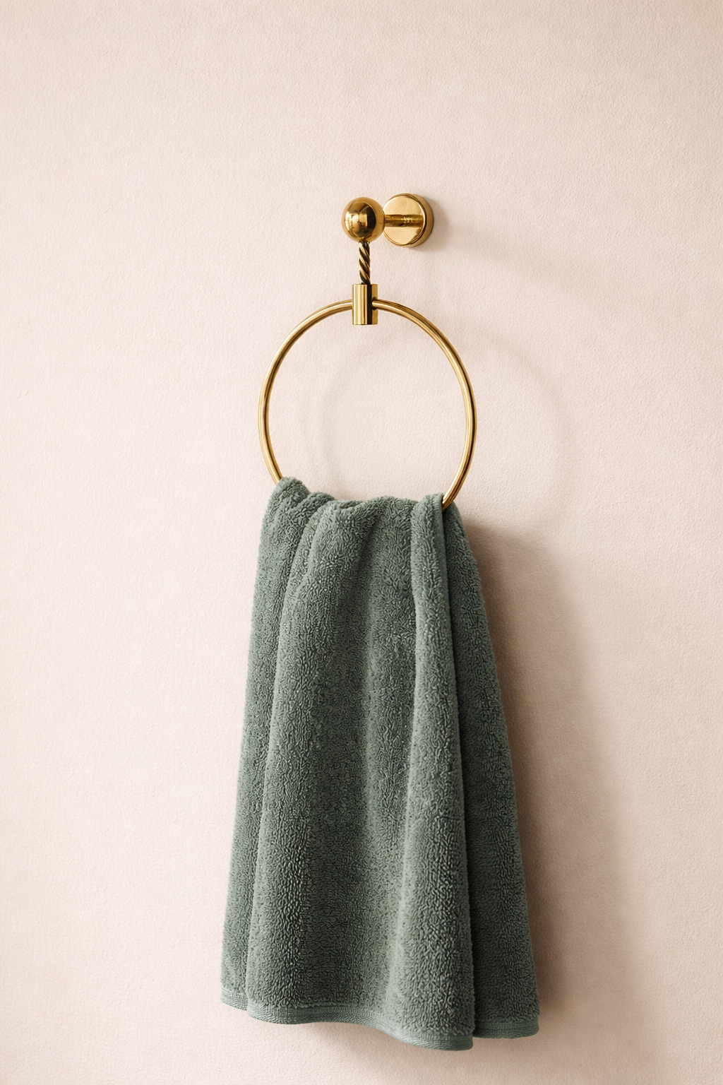 Toallero de manos hojas en bronce Sinú Design