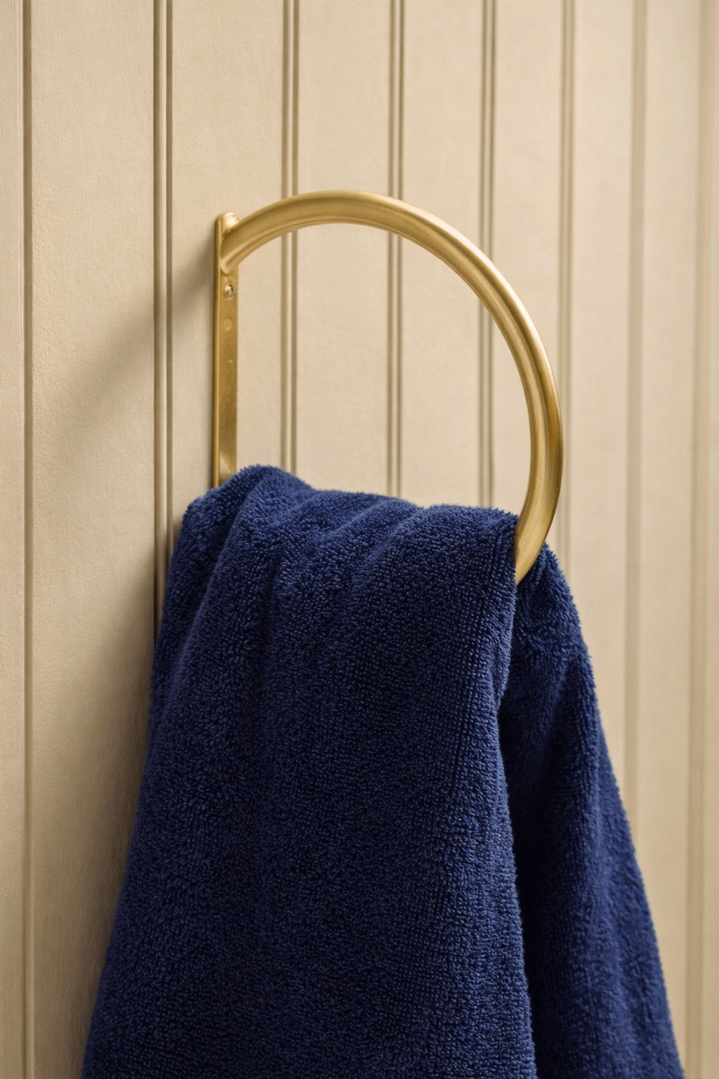 Toallero de manos victoriano en bronce Sinú Design