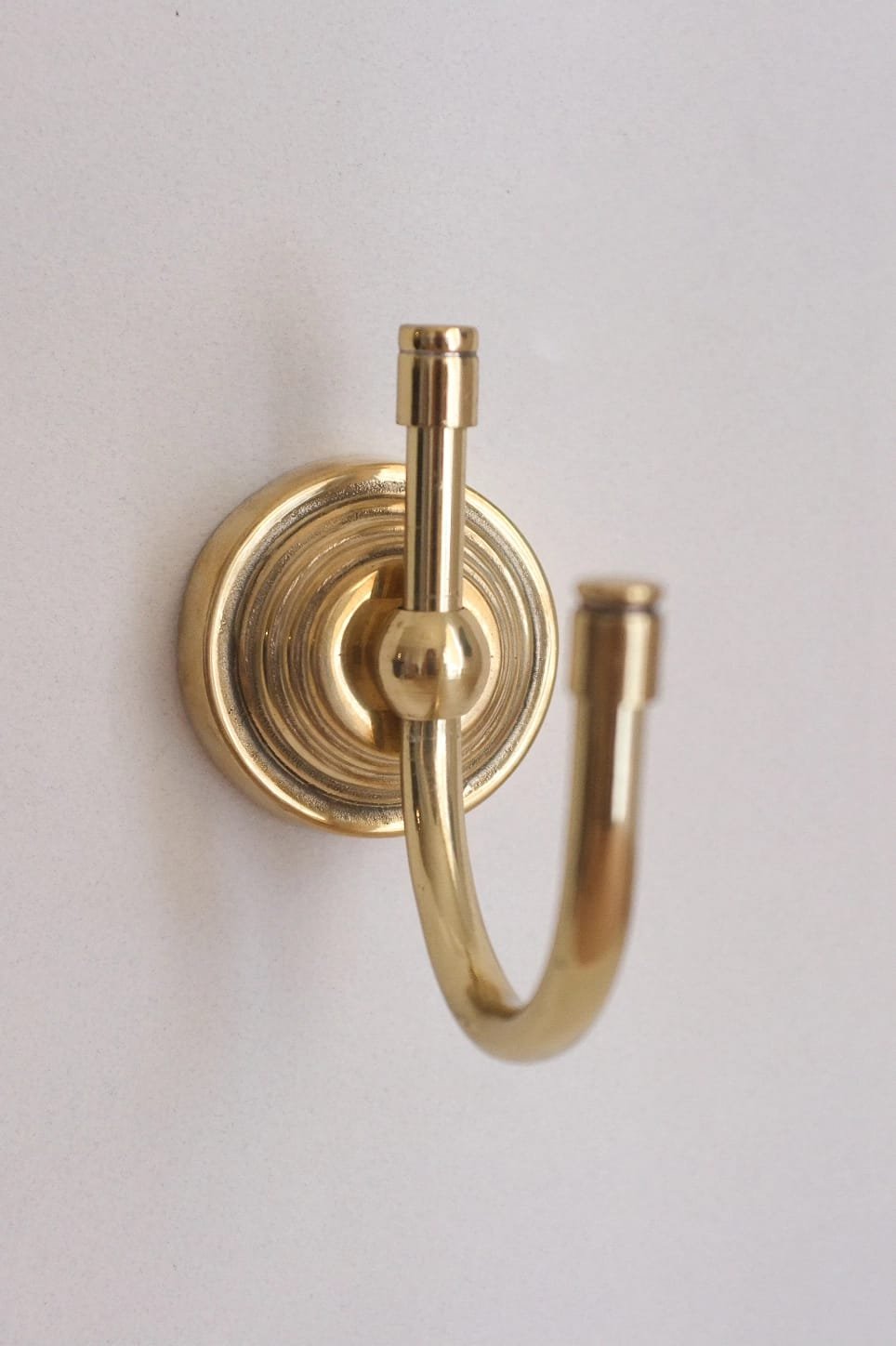 Gancho percha vintage en bronce Sinú Design